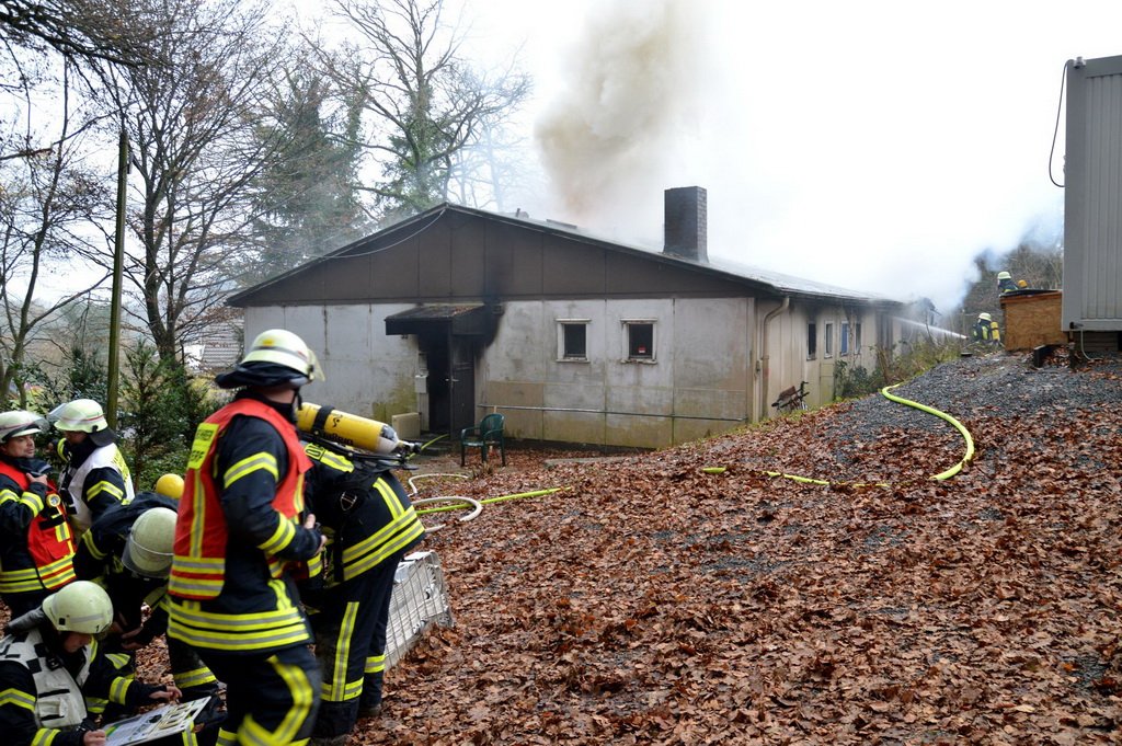 Feuer Asylantenheim Odenthal Im Schwarzenbroich P15.JPG - MIRKO_WOLF